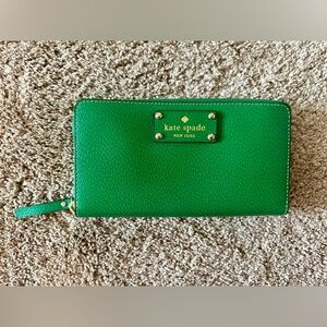 Kate Spade Green Zip Wallet